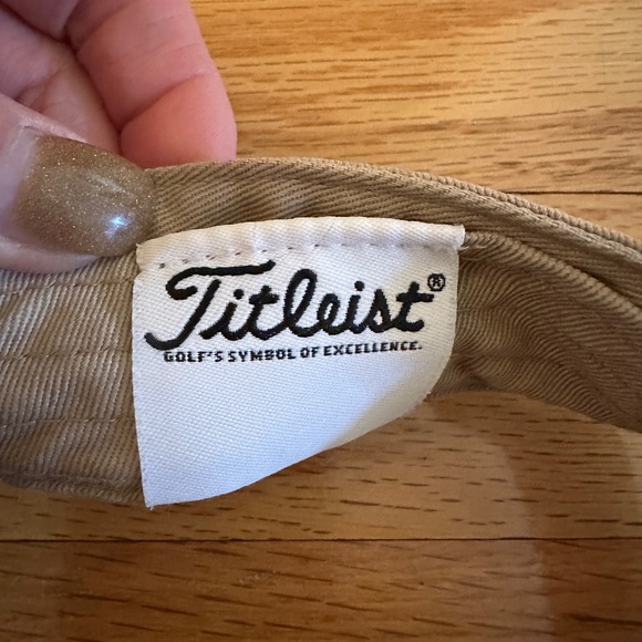 Titleist Pro V1 Golf Visor Tan White - Picture 5 of 9